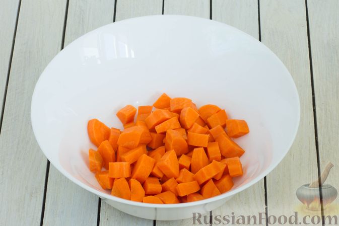 Фото приготовления рецепта: Морковь, запечённая в духовке с грецкими орехами и пряностями - шаг №2