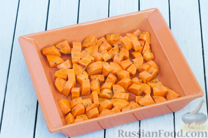Фото приготовления рецепта: Морковь, запечённая в духовке с грецкими орехами и пряностями - шаг №6