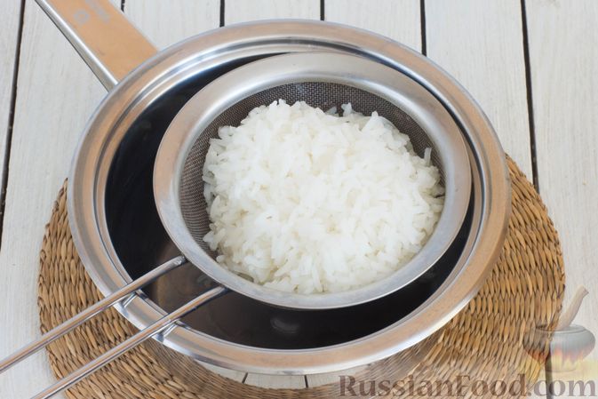Фото приготовления рецепта: Холодный суп "Таратор" с рисом - шаг №7