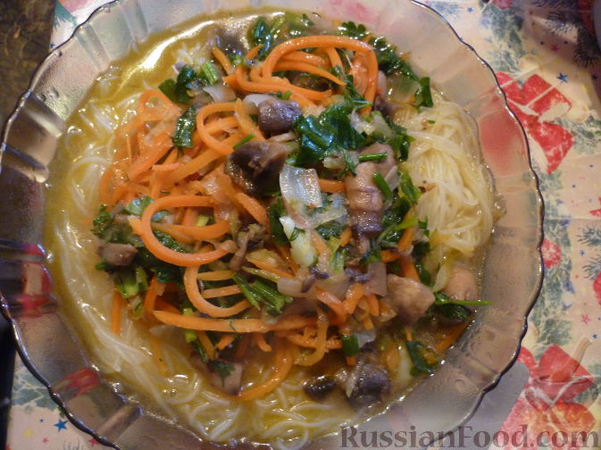 Фото к рецепту: Лагман постный с грибами и рисовой лапшой