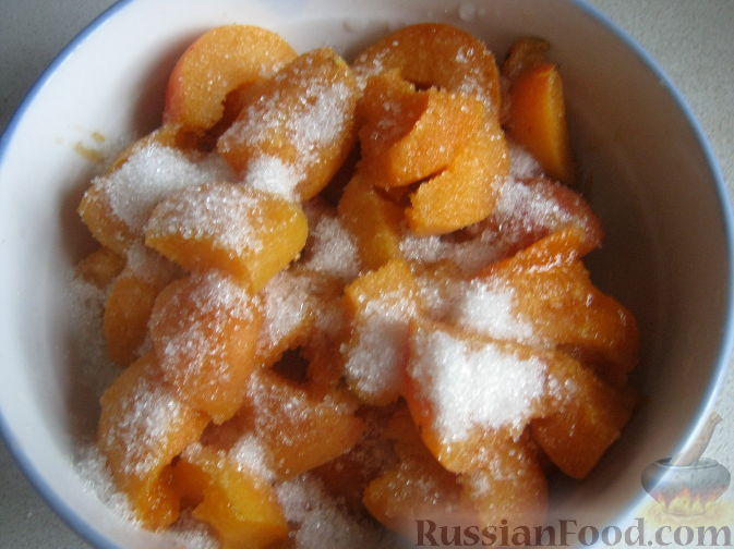 Фото приготовления рецепта: Жареные пирожки с абрикосами - шаг №7
