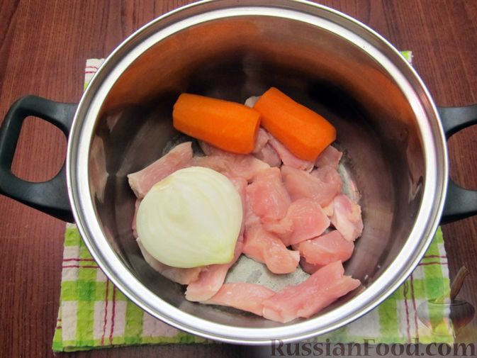 Фото приготовления рецепта: Куриный суп с гречкой - шаг №3