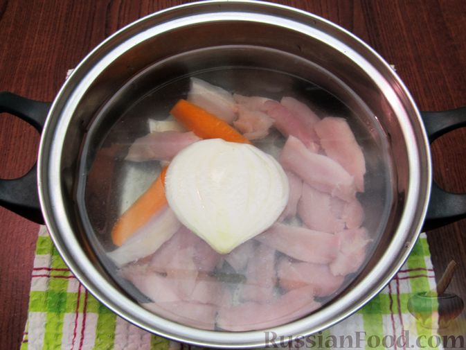 Фото приготовления рецепта: Куриный суп с гречкой - шаг №4
