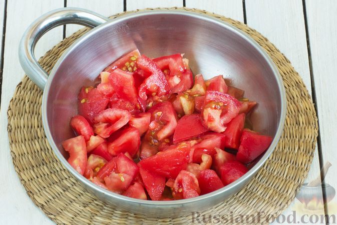 Фото приготовления рецепта: Суп с морской капустой и помидорами - шаг №6