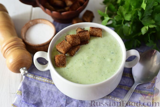 Фото приготовления рецепта: Крем-суп из свежих огурцов и картофеля - шаг №14