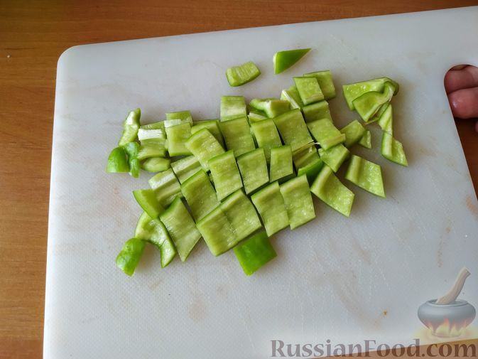 Фото приготовления рецепта: Овощной салат с баклажанами и пикантной заправкой «Шехерезада» - шаг №6