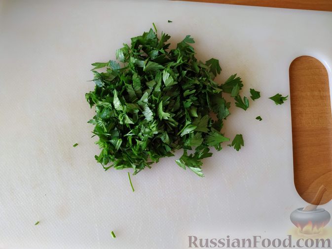 Фото приготовления рецепта: Овощной салат с баклажанами и пикантной заправкой «Шехерезада» - шаг №9