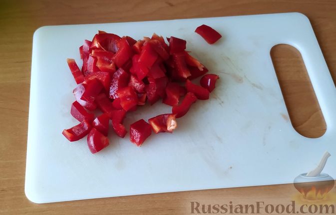 Фото приготовления рецепта: Овощной салат с баклажанами и пикантной заправкой «Шехерезада» - шаг №5