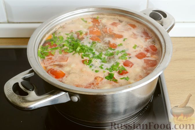 Фото приготовления рецепта: Куриный суп с цветной капустой и кускусом - шаг №12