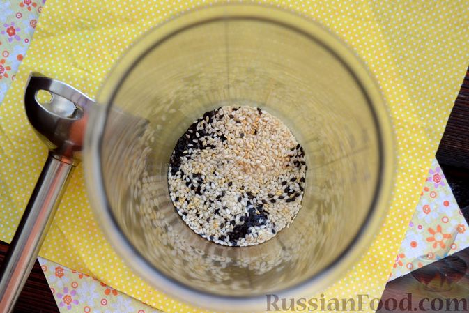 Фото приготовления рецепта: Шоколадно-кофейный кекс на молоке, с тахинной глазурью - шаг №11