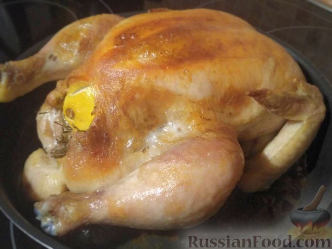 Фото к рецепту: Запечённая курица с лимоном и тимьяном (по рецепту Хестона Блюменталя)