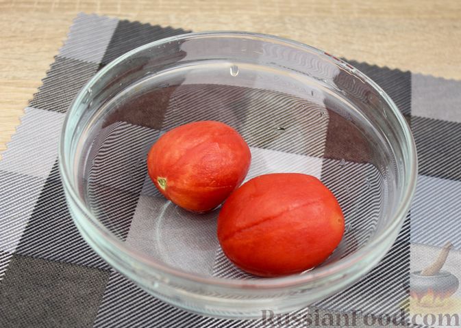 Фото приготовления рецепта: Гаспачо с томатным соком - шаг №2