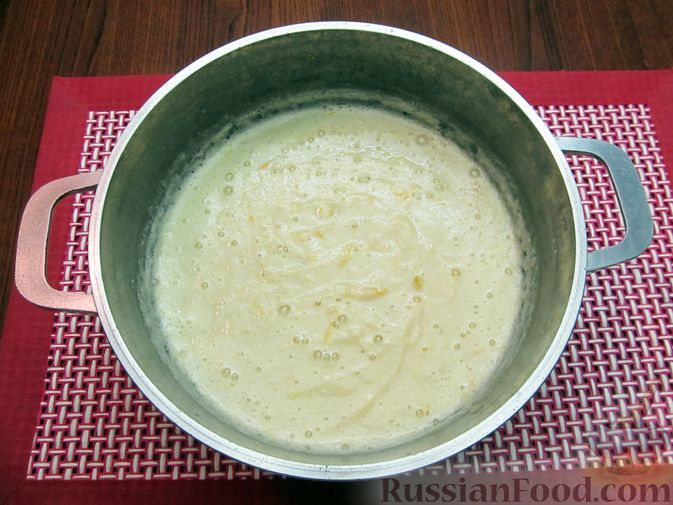 Фото приготовления рецепта: Молочный "суп" с бананами и апельсиновой цедрой - шаг №9
