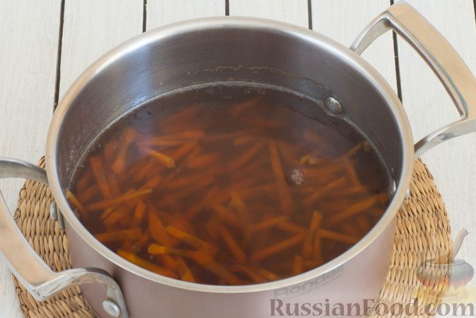 Фото приготовления рецепта: Овощной суп с чечевицей - шаг №4
