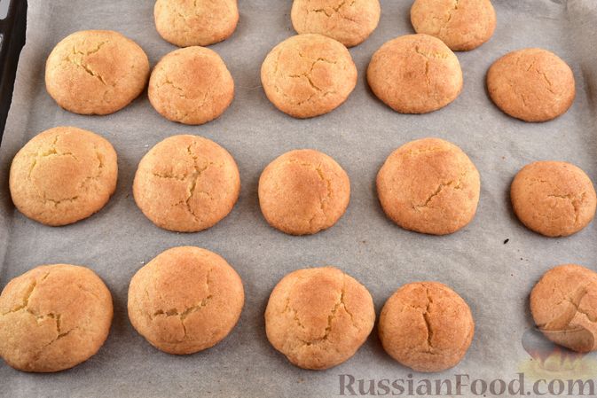 Фото приготовления рецепта: Песочное печенье в корично-сахарной обсыпке (сникердудль) - шаг №10