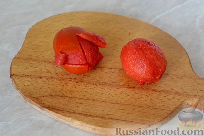 Фото приготовления рецепта: Рыба, запечённая под соусом из сладкого перца и помидоров - шаг №3