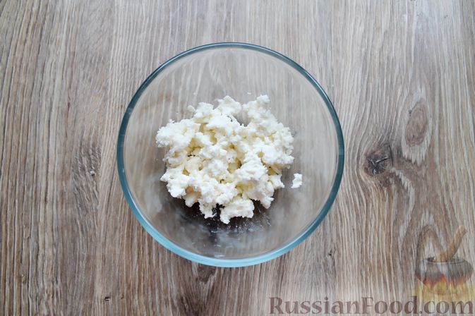 Фото приготовления рецепта: Баклажаны, фаршированные сыром и орехами - шаг №3