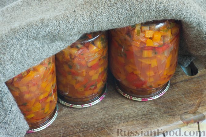 Фото приготовления рецепта: Салат из моркови с болгарским перцем, на зиму (без уксуса) - шаг №15
