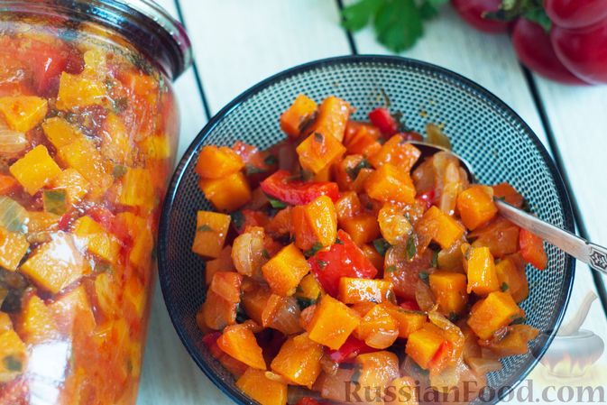 Фото приготовления рецепта: Салат из моркови с болгарским перцем, на зиму (без уксуса) - шаг №16