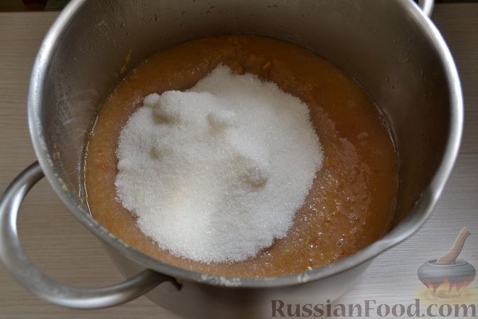 Фото приготовления рецепта: Яблочное пюре на зиму - шаг №9