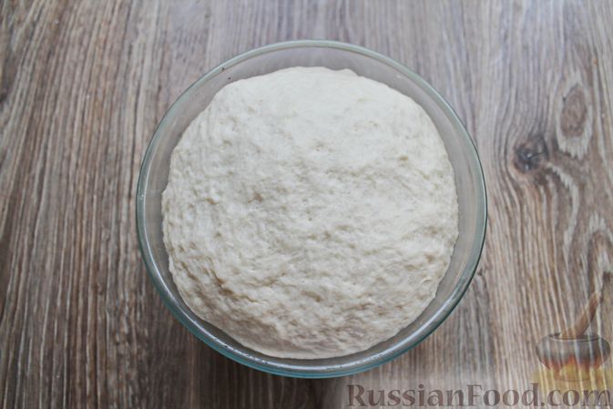 Фото приготовления рецепта: Дрожжевой хлеб на сковороде - шаг №9
