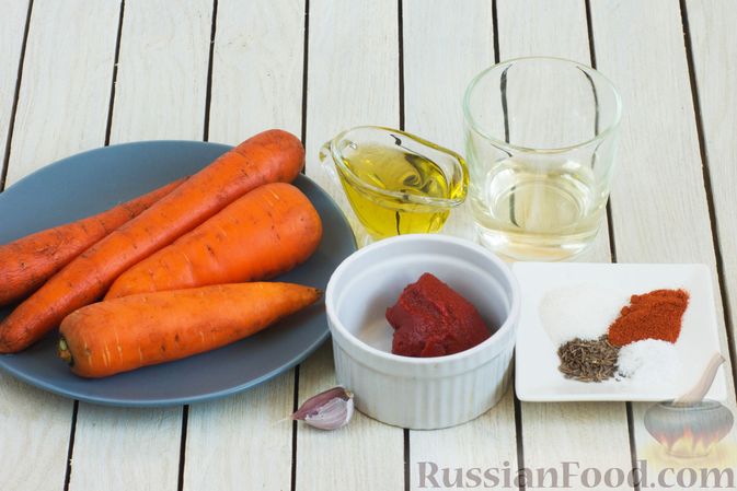 Фото приготовления рецепта: Тушёная морковь с паприкой и кумином - шаг №1