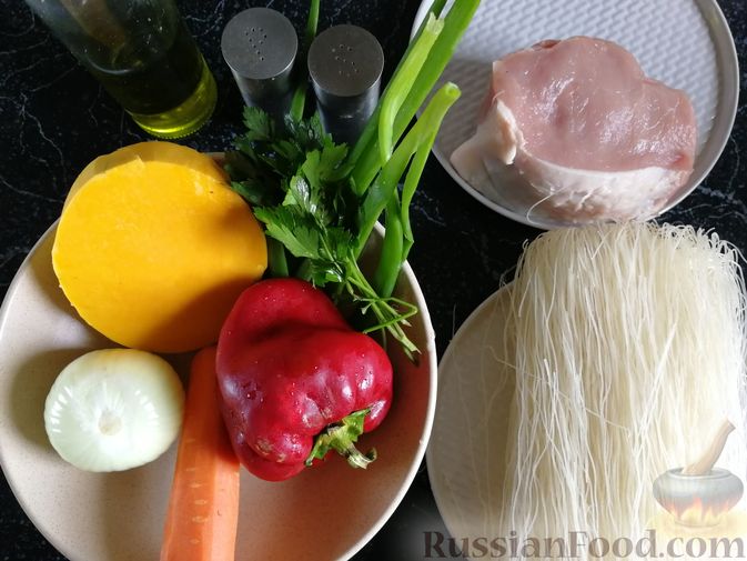 Фото приготовления рецепта: Фунчоза с мясом, тыквой и сладким перцем - шаг №1