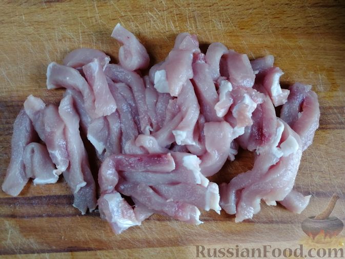Фото приготовления рецепта: Фунчоза с мясом, тыквой и сладким перцем - шаг №3