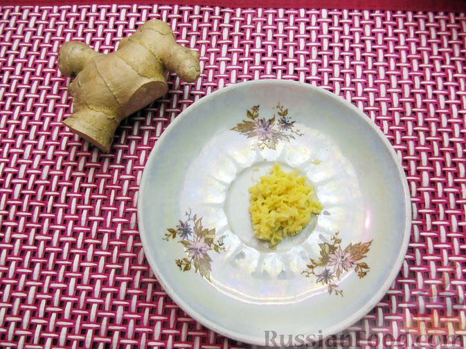 Фото приготовления рецепта: Свинина в соево-имбирном маринаде, запечённая с яблоками - шаг №4