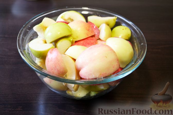 Фото приготовления рецепта: Джем из белого винограда и яблок на зиму - шаг №2