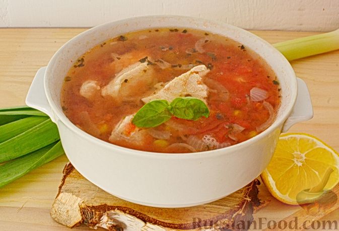 Фото к рецепту: Куриный суп с помидорами и булгуром