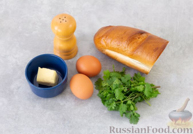 Фото приготовления рецепта: Яичные гренки с кинзой - шаг №1
