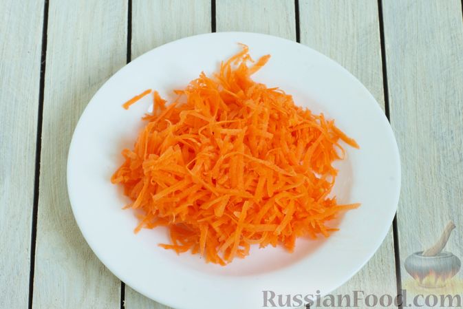 Фото приготовления рецепта: Тыква, тушенная со сладким перцем и морковью - шаг №4