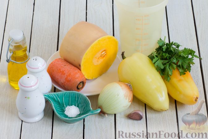 Фото приготовления рецепта: Тыква, тушенная со сладким перцем и морковью - шаг №1