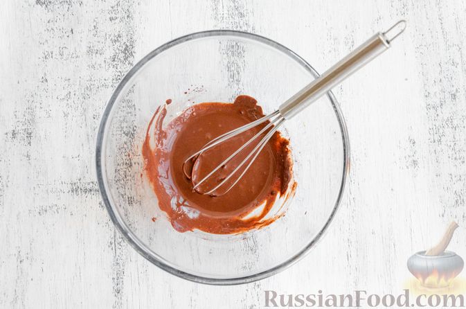 Фото приготовления рецепта: Шоколадный чиа-пудинг с йогуртом - шаг №2