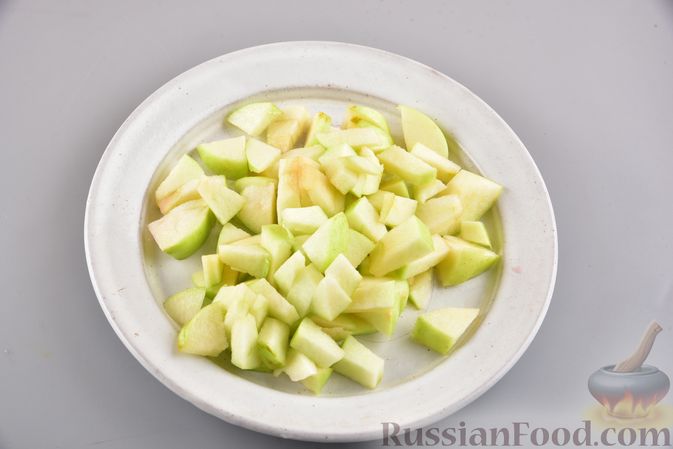 Фото приготовления рецепта: Свёкла, фаршированная яблоками и творогом - шаг №4