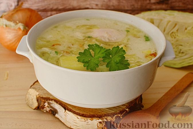 Фото приготовления рецепта: Капустный суп с рисом и сливками - шаг №13