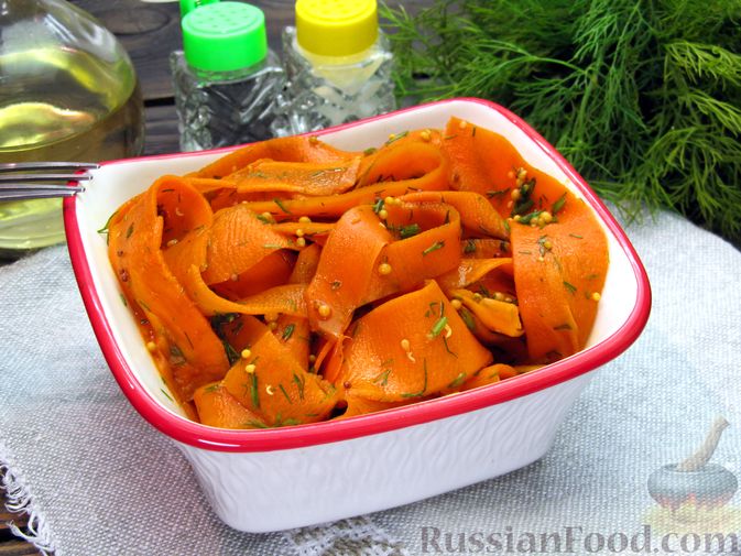 Фото приготовления рецепта: Пикантная закуска из моркови с горчицей, соевым соусом и зеленью - шаг №8