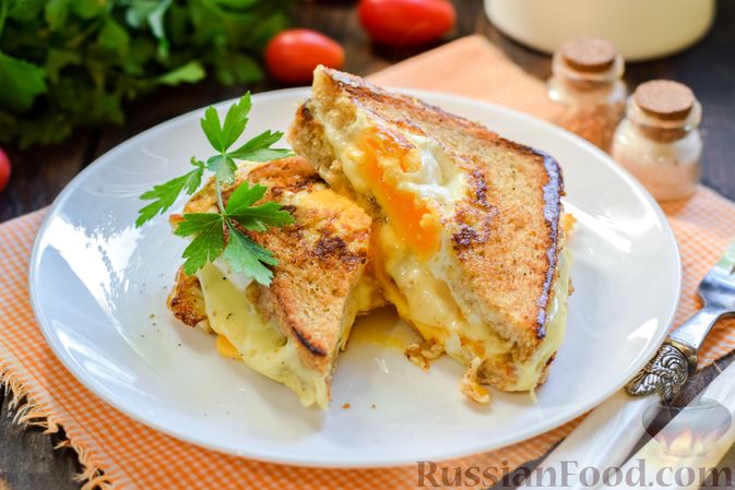 Фото к рецепту: Сэндвич с яйцом и сыром