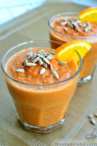 Фото приготовления рецепта: Морковно-яблочный смузи с апельсином и семечками подсолнечника - шаг №11