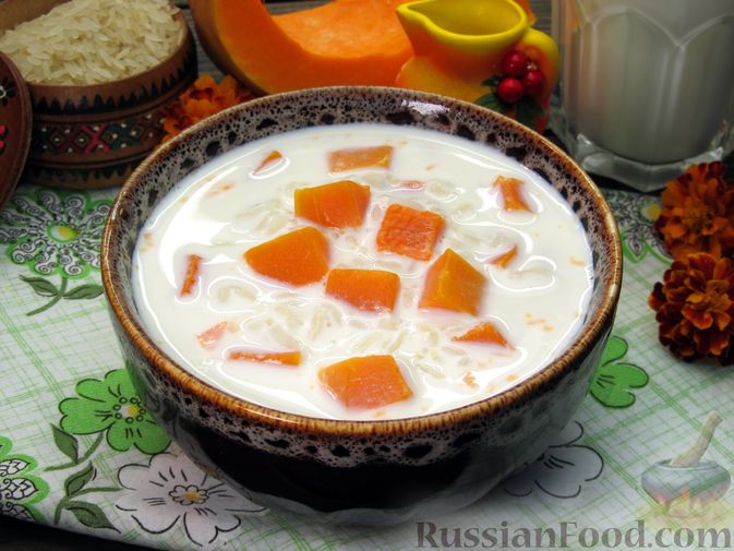 Фото к рецепту: Молочный суп с тыквой и рисом