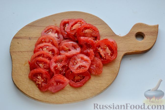 Фото приготовления рецепта: Вареники с картошкой, в томатном соусе - шаг №7