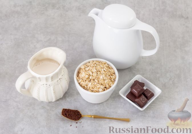 Фото приготовления рецепта: Кофейная овсянка с шоколадом - шаг №1