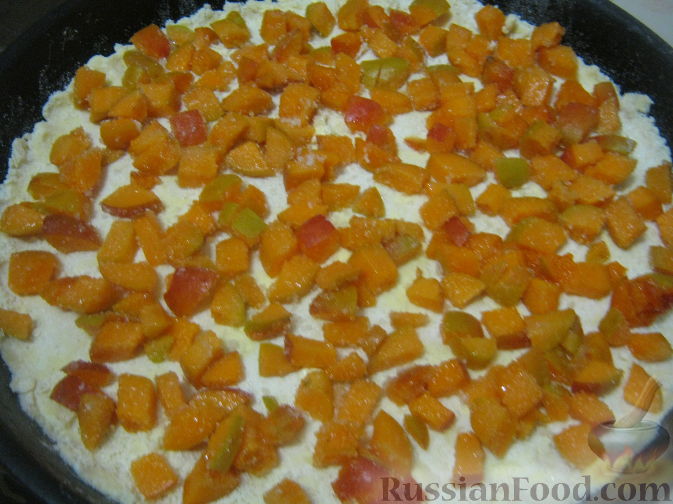 Фото приготовления рецепта: Пирог песочный с абрикосами - шаг №10