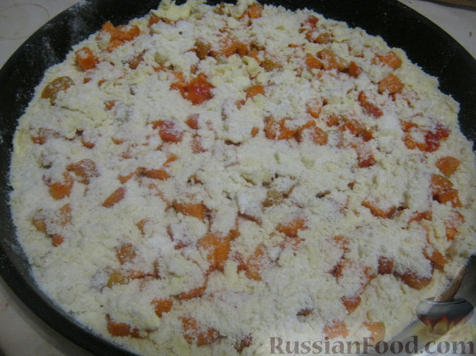 Фото приготовления рецепта: Пирог песочный с абрикосами - шаг №11