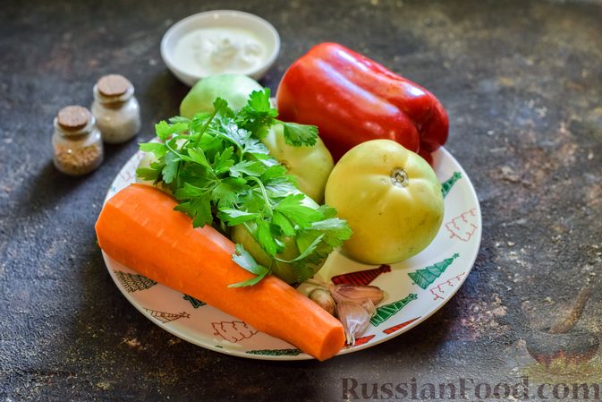 Фото приготовления рецепта: Тушёные зелёные помидоры, фаршированные морковью и перцем - шаг №1