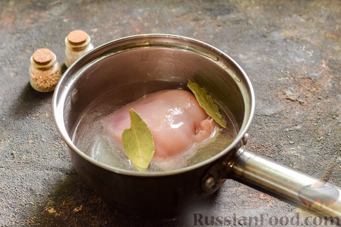 Фото приготовления рецепта: Картофельно-грибное пюре с курицей - шаг №2