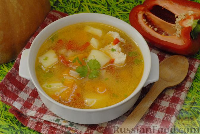 Фото к рецепту: Суп с курицей, тыквой, рисом и сладким перцем
