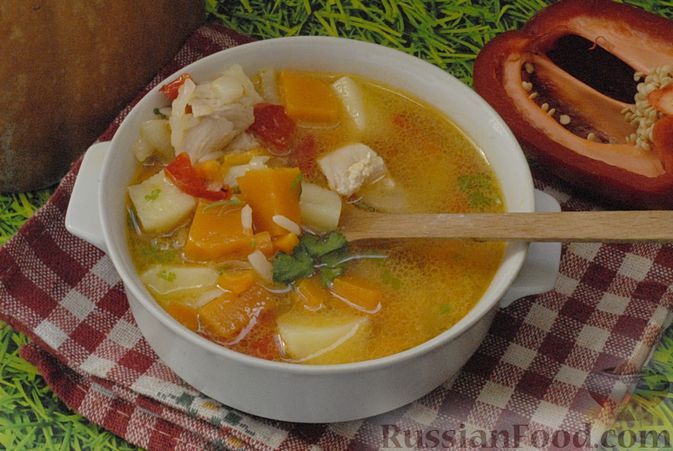 Фото приготовления рецепта: Суп с курицей, тыквой, рисом и сладким перцем - шаг №10