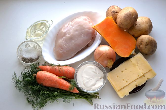 Фото приготовления рецепта: Запеканка с курицей, картошкой, тыквой и морковью - шаг №1